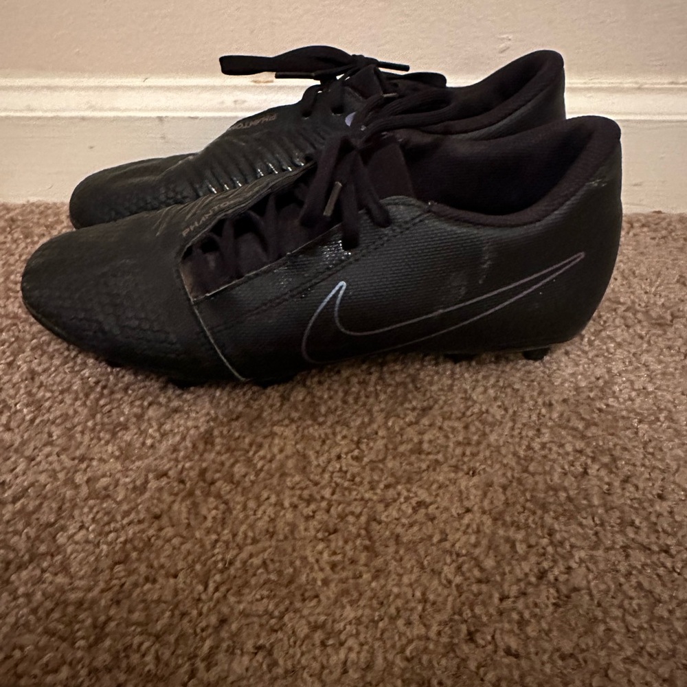 Nike Men's Phantom Venom Black Soccer Cleats